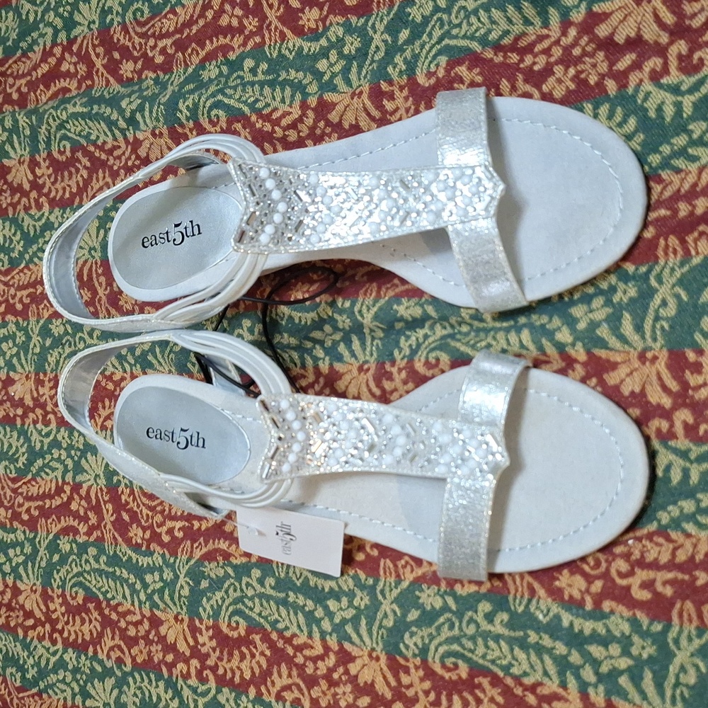 NWT EAST 5TH SIZE 8.5 EMBELLISHED METALLIC SLIP ON WEDGES